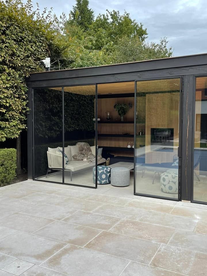 Pergola s posuvným zasklením